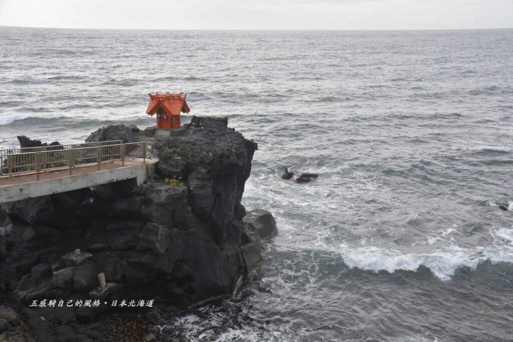 龍神の岩/北方嚴島弁天宮